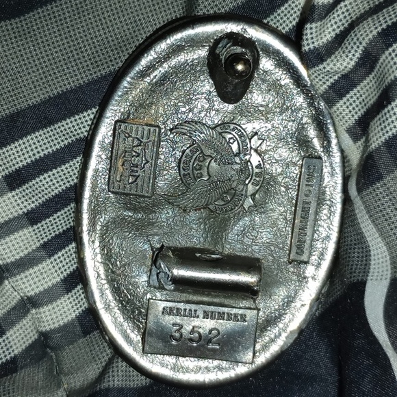 GREAT AMERICAN BELT BUCKLE " END OF THE TRAIL " ENAMEL NATIVE AMERICAN INDIAN - Picture 2 of 3